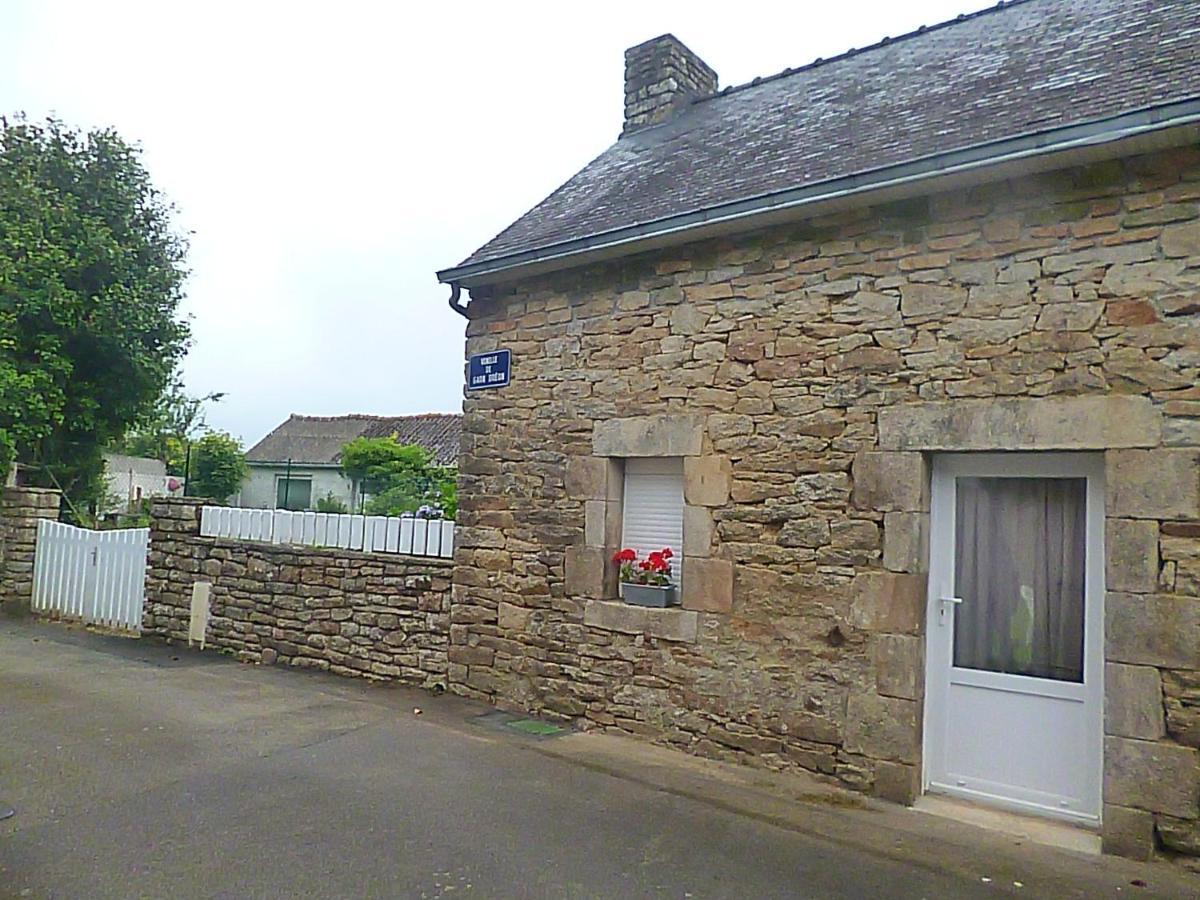 Gite Au Calme Centre Finistere Jardin Clos Trégourez Kültér fotó